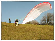 Partenza volo parapendio biposto